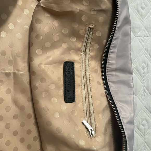 Steve Madden Elegant Light silver and Black Travel Bag - Picture 6 of 11